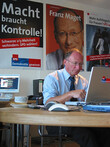 Franz Maget in der Kampa-Zentrale im Live-Chat